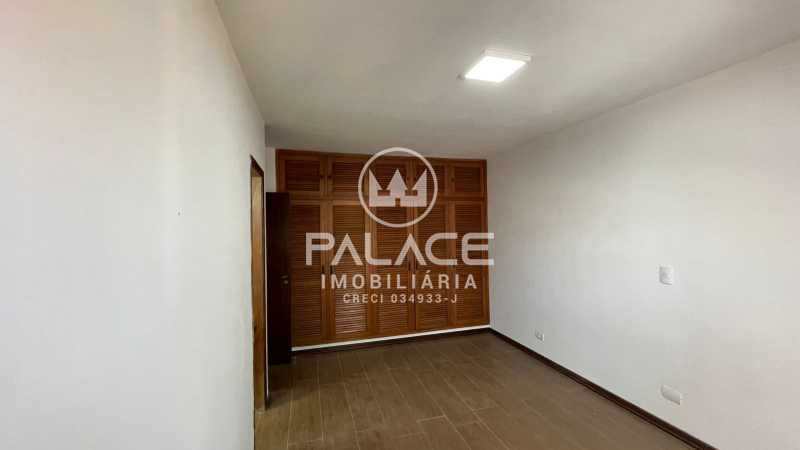 Casa Comercial para alugar com 4 quartos, 369m² - Foto 10