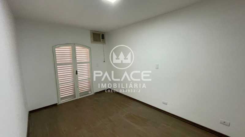 Casa Comercial para alugar com 4 quartos, 369m² - Foto 16