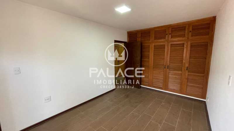 Casa Comercial para alugar com 4 quartos, 369m² - Foto 17