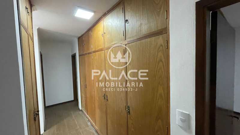 Casa Comercial para alugar com 4 quartos, 369m² - Foto 13