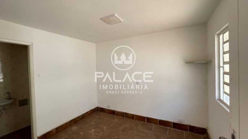 Casa Comercial para alugar com 4 quartos, 369m² - Foto 27