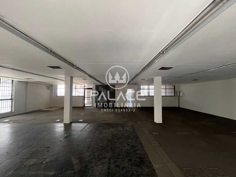 Prédio Inteiro para alugar, 653m² - Foto 2