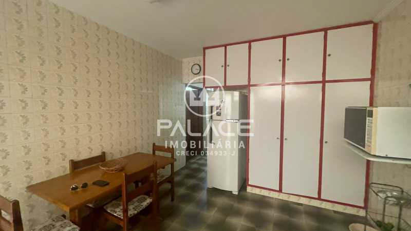 Casa à venda e aluguel com 4 quartos, 500m² - Foto 9