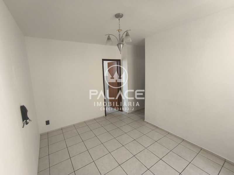 Apartamento à venda com 3 quartos, 71m² - Foto 2