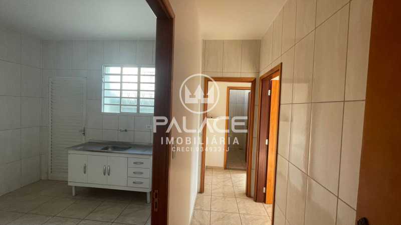 Casa Comercial para alugar com 4 quartos, 100m² - Foto 12