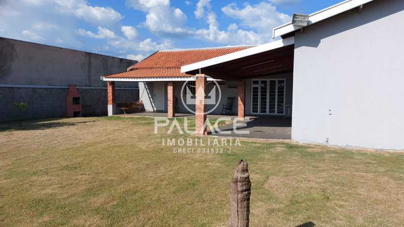 Chácara à venda com 2 quartos, 1200m² - Foto 1