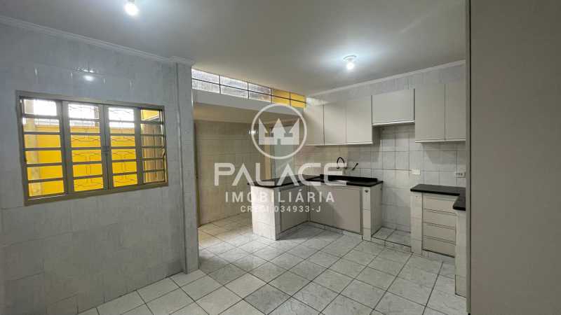 Casa para alugar com 2 quartos, 125m² - Foto 11