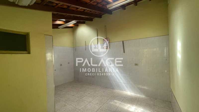 Casa para alugar com 2 quartos, 125m² - Foto 24