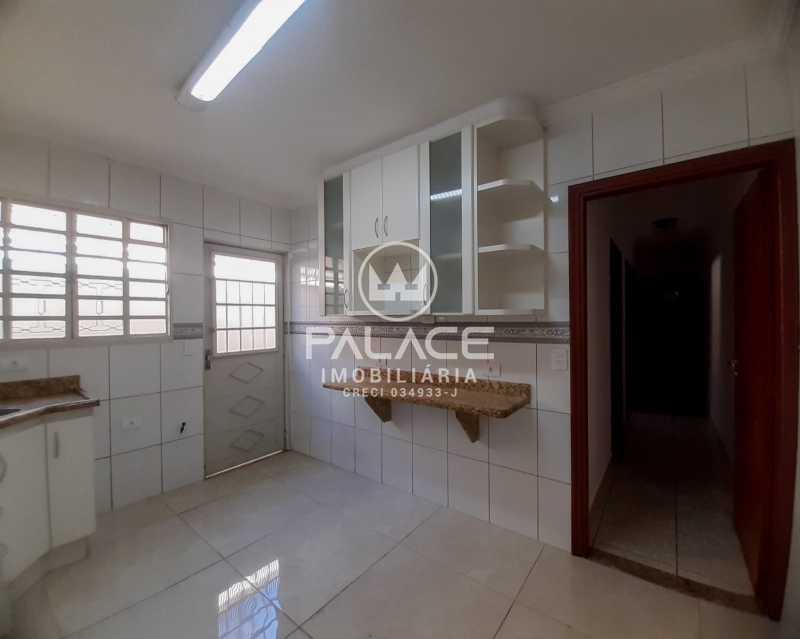 Casa para alugar com 3 quartos, 100m² - Foto 1