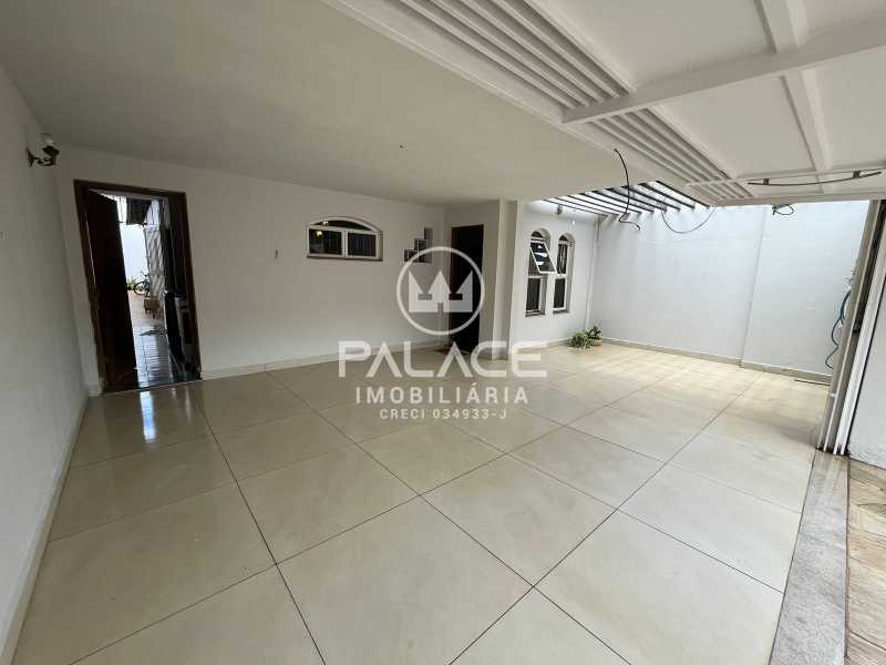 Casa à venda com 3 quartos, 137m² - Foto 2