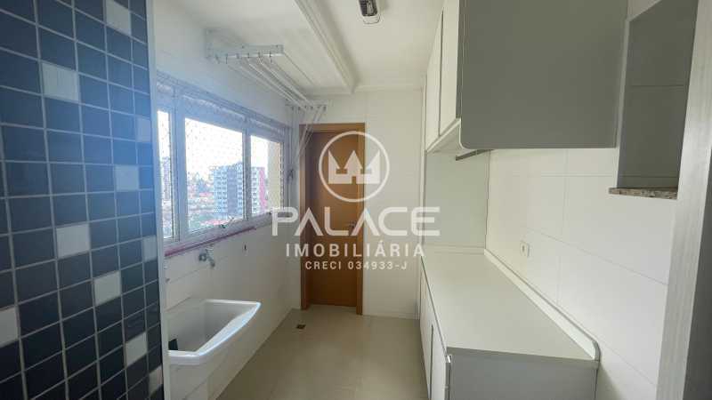 Apartamento para alugar com 3 quartos, 150m² - Foto 11