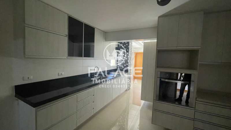 Apartamento para alugar com 3 quartos, 150m² - Foto 9