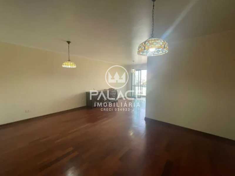 Apartamento à venda com 3 quartos, 158m² - Foto 2