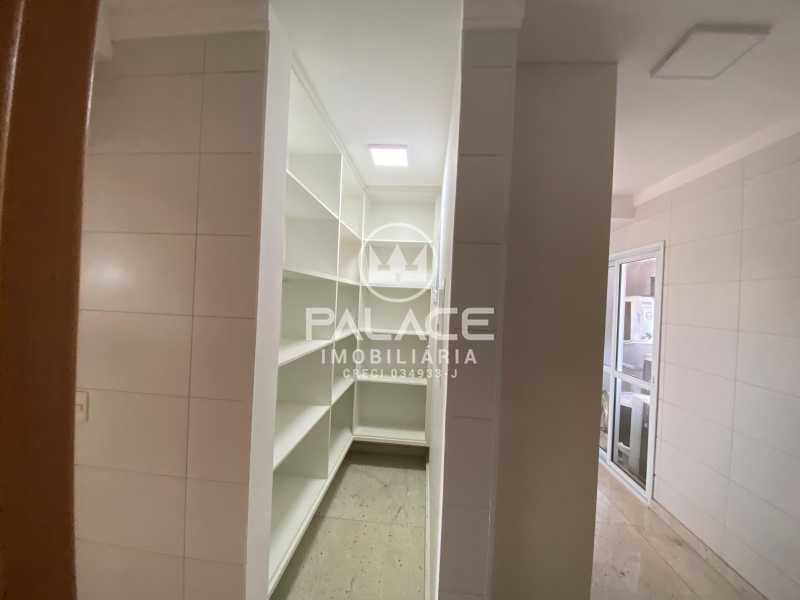 Apartamento para alugar com 3 quartos, 140m² - Foto 10