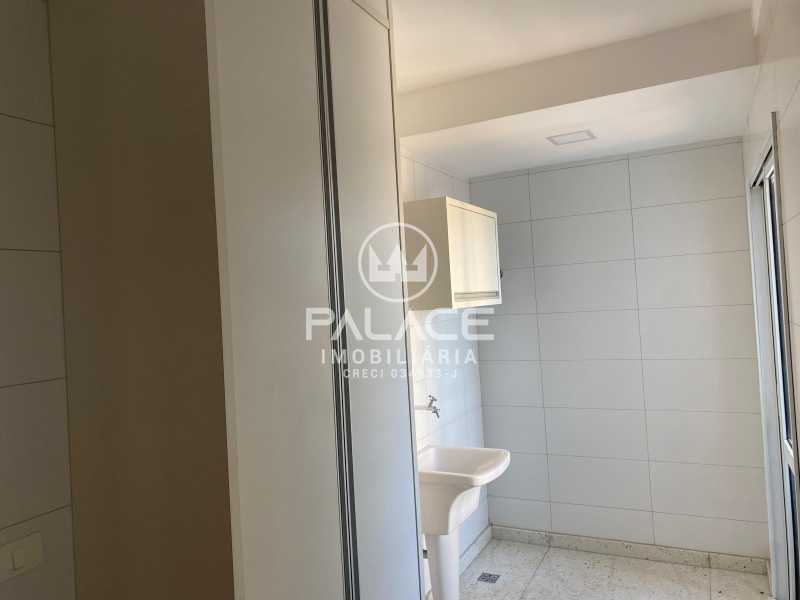 Apartamento para alugar com 3 quartos, 140m² - Foto 28