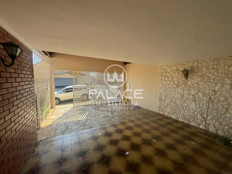 Casa à venda com 3 quartos, 166m² - Foto 2