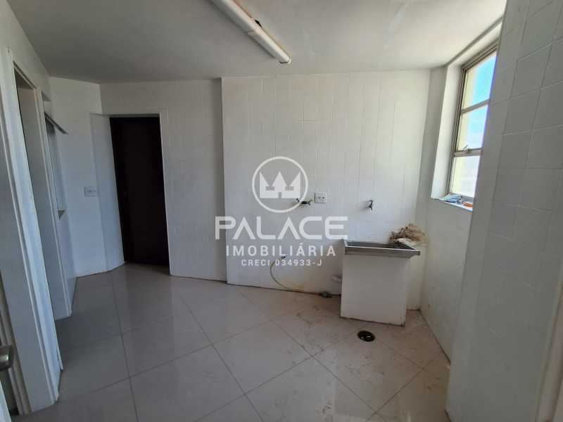 Apartamento à venda com 3 quartos, 160m² - Foto 9