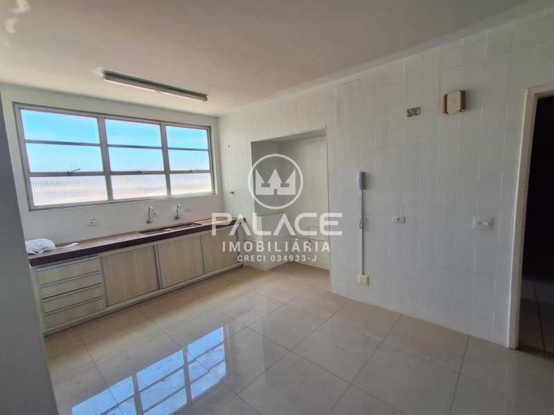 Apartamento à venda com 3 quartos, 160m² - Foto 4