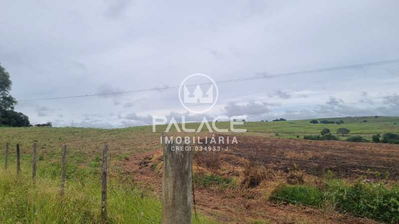 Fazenda à venda com 3 quartos, 400m² - Foto 13