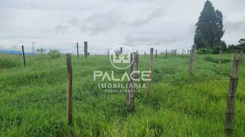 Fazenda à venda com 3 quartos, 400m² - Foto 17