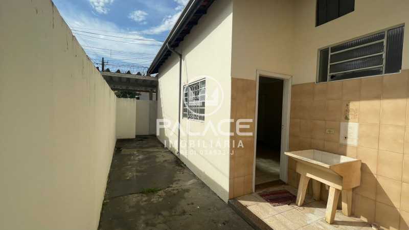 Casa para alugar com 1 quarto, 126m² - Foto 11