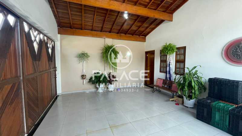 Casa para alugar com 3 quartos, 135m² - Foto 1