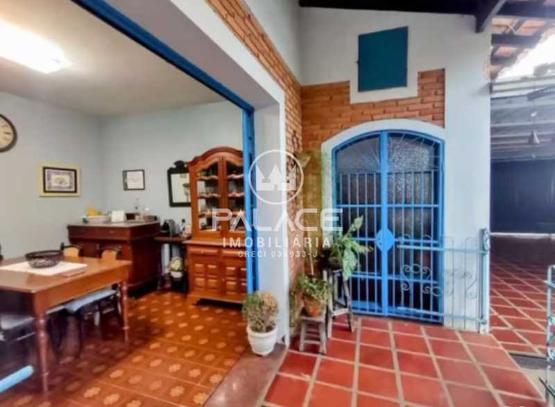 Casa à venda com 3 quartos, 334m² - Foto 14