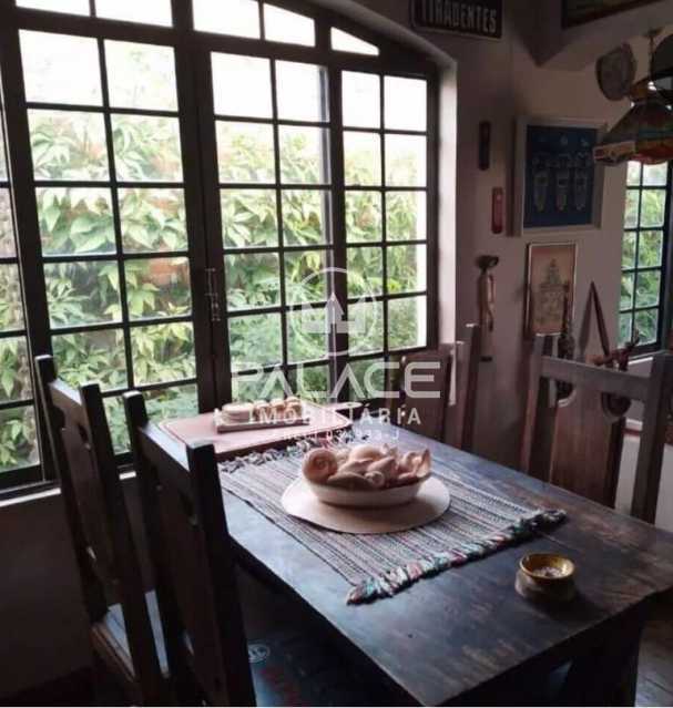 Casa à venda com 3 quartos, 188m² - Foto 1