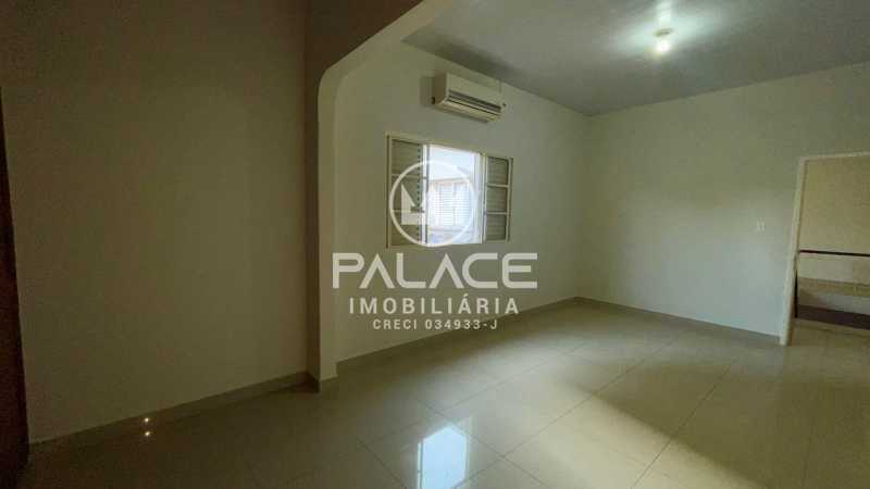 Casa Comercial para alugar com 4 quartos, 180m² - Foto 13