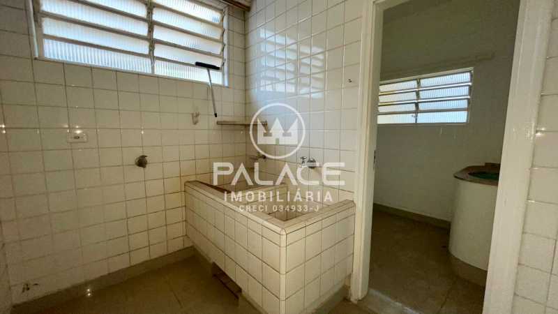 Casa Comercial para alugar com 4 quartos, 180m² - Foto 22
