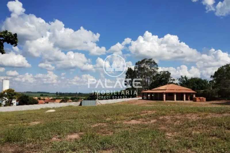 Chácara à venda com 2 quartos, 126m² - Foto 1