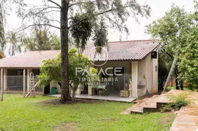Chácara à venda com 3 quartos, 200m² - Foto 8