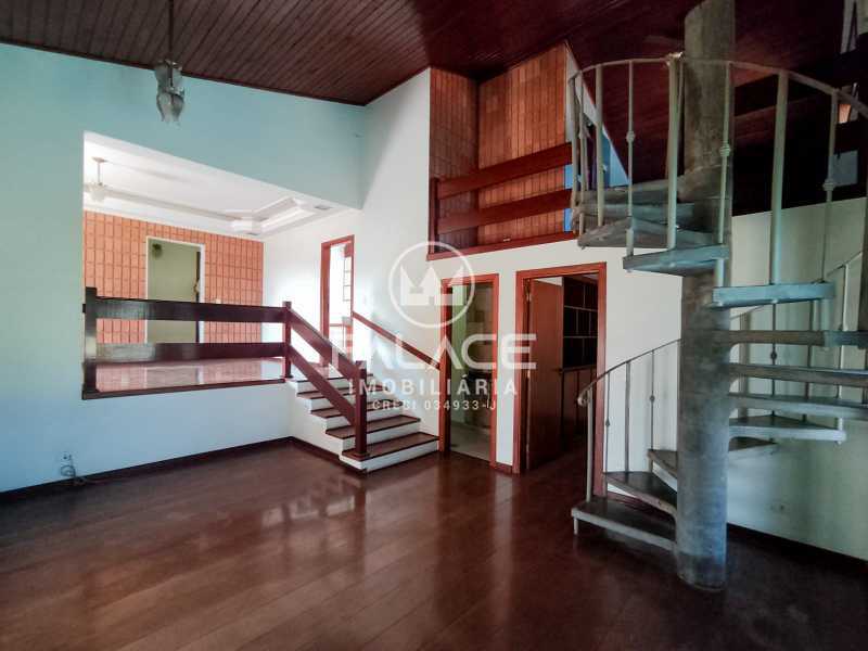 Casa à venda e aluguel com 3 quartos, 210m² - Foto 11