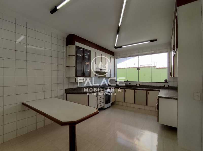 Casa à venda e aluguel com 3 quartos, 210m² - Foto 25