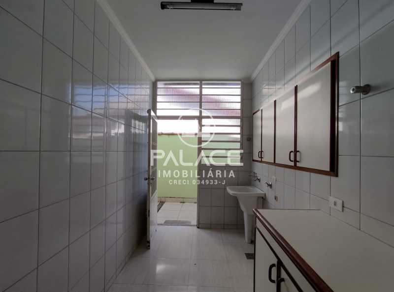Casa à venda e aluguel com 3 quartos, 210m² - Foto 27