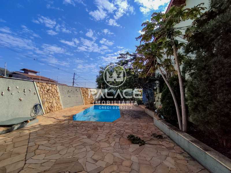 Casa à venda e aluguel com 3 quartos, 210m² - Foto 29