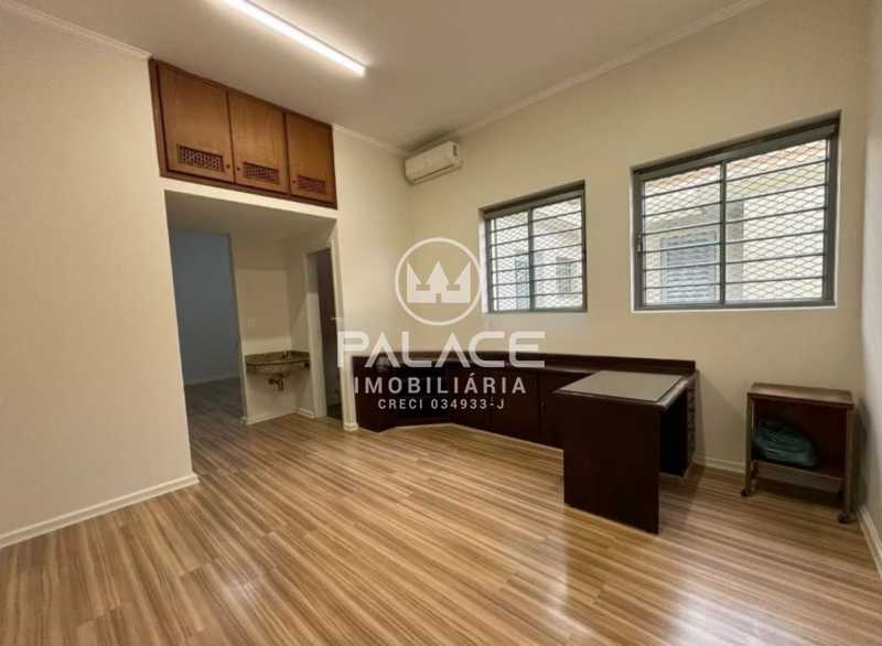 Casa para alugar com 5 quartos, 325m² - Foto 11