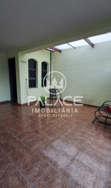Casa à venda com 2 quartos, 125m² - Foto 2