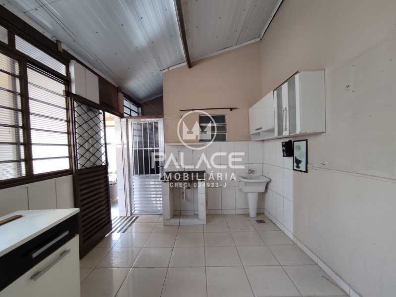 Casa para alugar com 4 quartos, 200m² - Foto 28