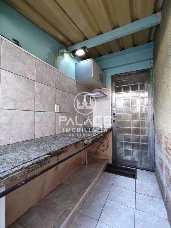 Casa para alugar com 4 quartos, 200m² - Foto 24