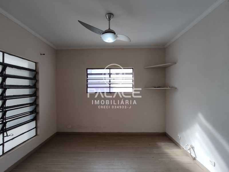 Casa para alugar com 4 quartos, 200m² - Foto 4
