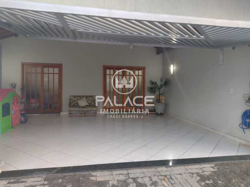 Casa à venda com 2 quartos, 180m² - Foto 2