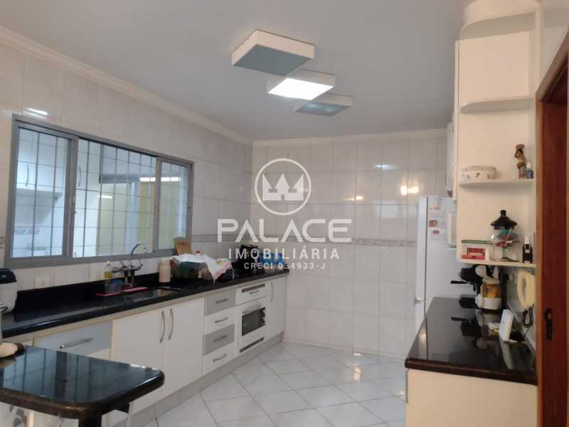 Casa à venda com 2 quartos, 180m² - Foto 6