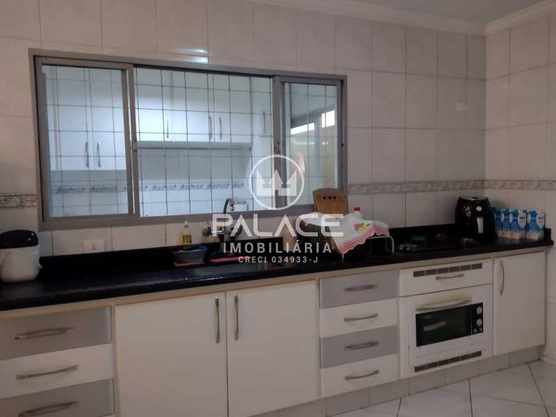 Casa à venda com 2 quartos, 180m² - Foto 7
