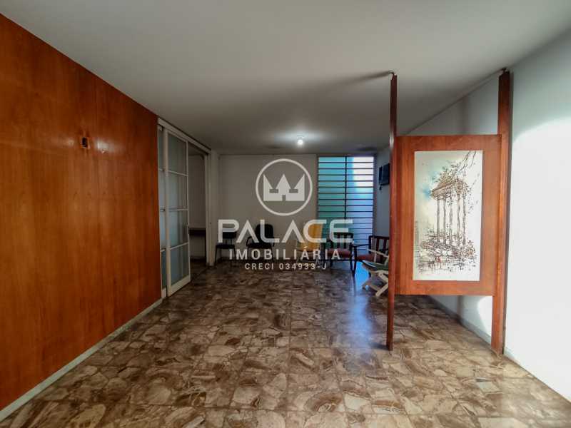 Casa para alugar com 3 quartos, 325m² - Foto 2