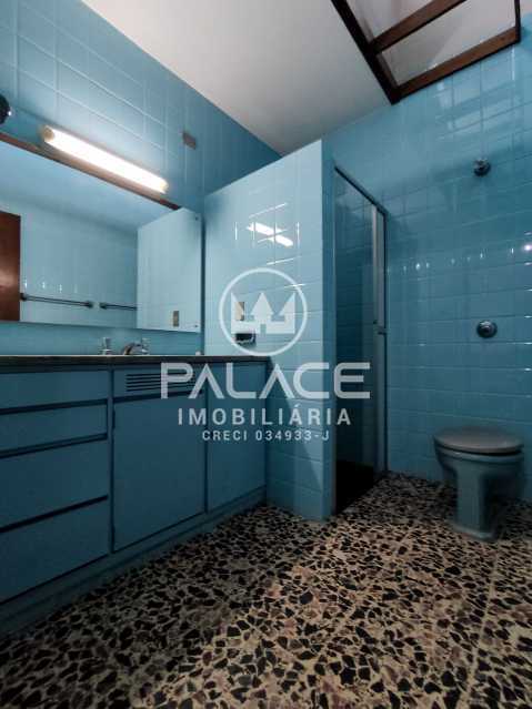 Casa para alugar com 3 quartos, 325m² - Foto 17