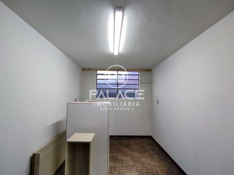 Casa para alugar com 3 quartos, 325m² - Foto 25