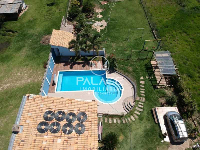 Chácara à venda com 2 quartos, 180m² - Foto 1