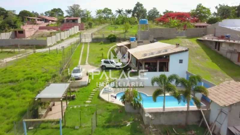 Chácara à venda com 2 quartos, 180m² - Foto 2