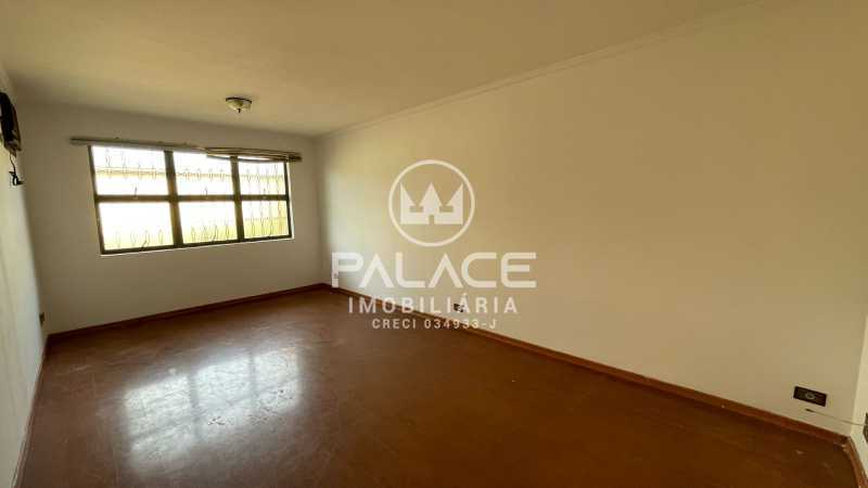Casa à venda e aluguel com 4 quartos, 215m² - Foto 1